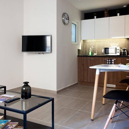 Toni'S Charming Apartment In The Thisseo Station Афины Экстерьер фото